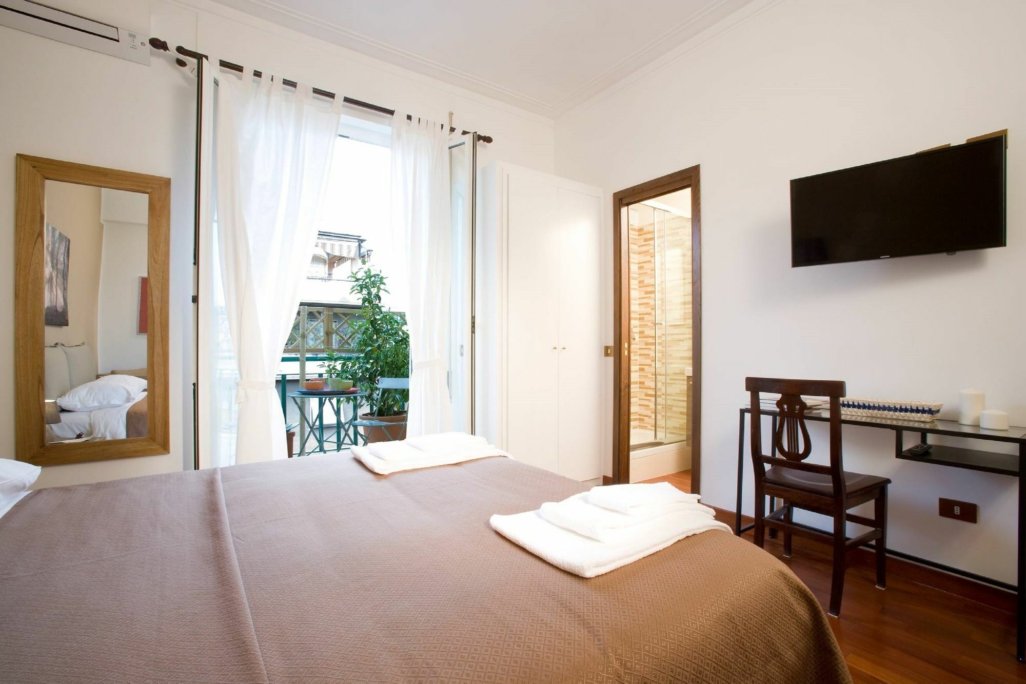 Prati Near Vatican 3*