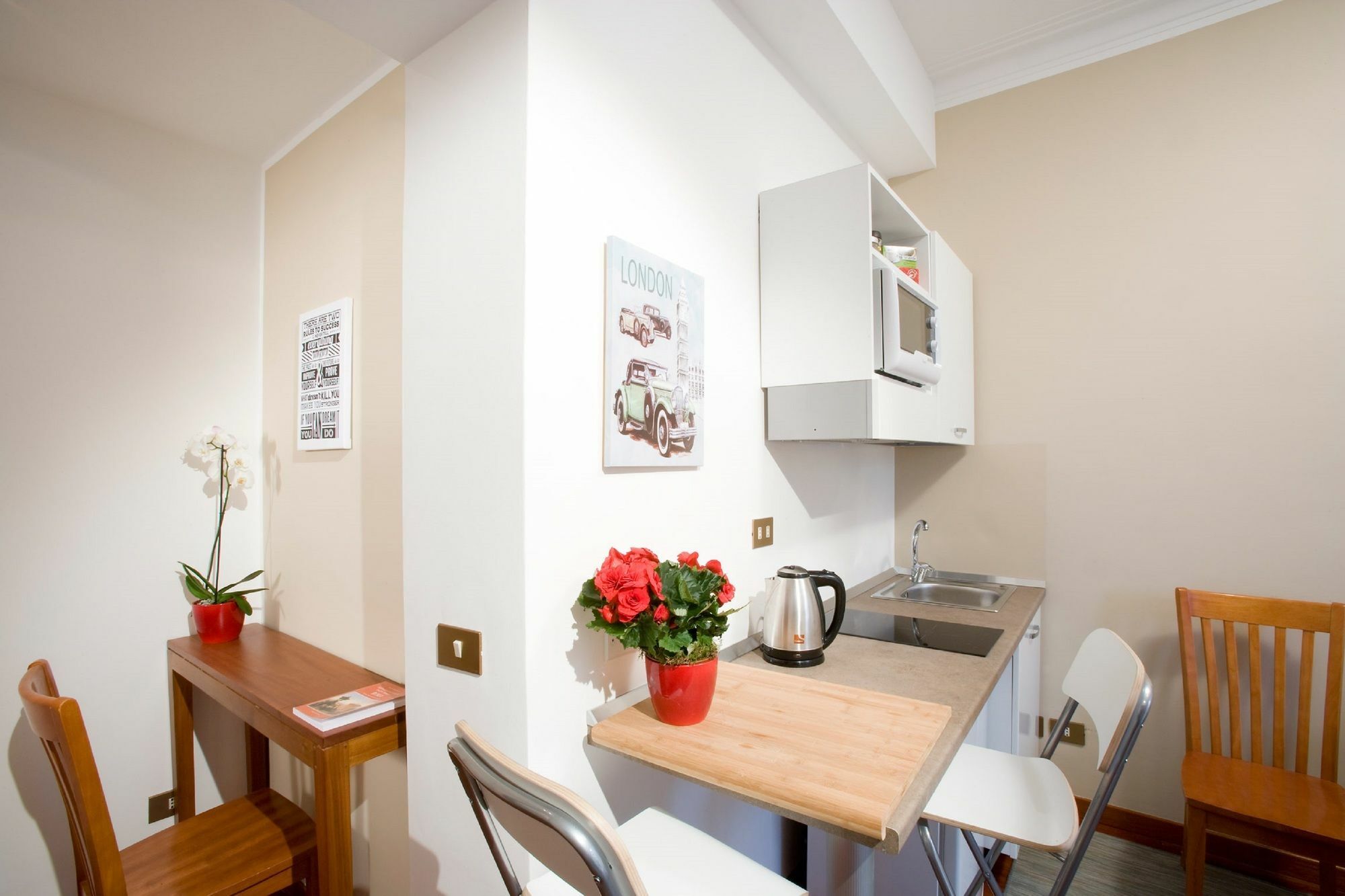 Prati Near Vatican 3*